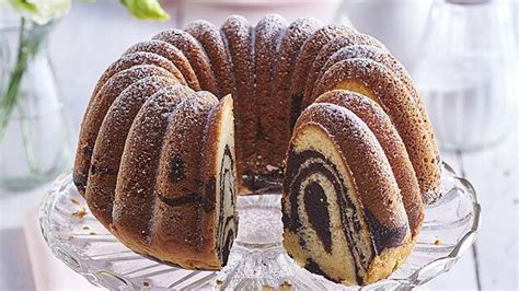 Mramorová bábovka pripravená na pečenie