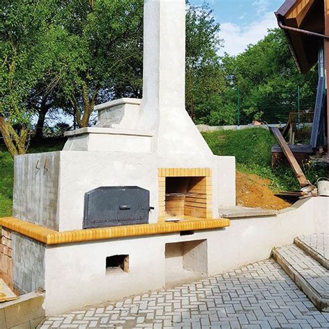 Veľký záhradný kozub s grilom