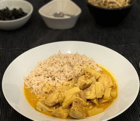 Zoznam ingrediencií na kuracie karí s kokosovým mliekom