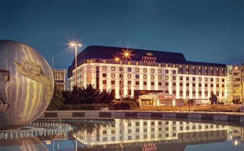 Interiér reštaurácie Crowne Plaza Bratislava