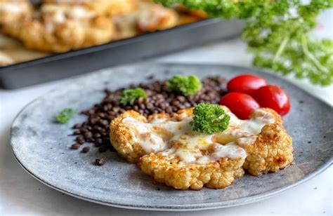 Ilustračná fotografia zapekaného karfiolu s rokfortom