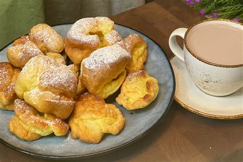 Hotový yorkshirský puding pripravený na plnenie