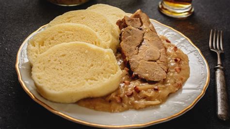 Šťavnatá bravčová krkovička s knedľou