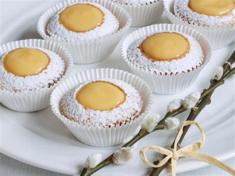 veľkonočné muffiny s rôznymi ozdobami