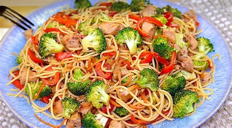 marocký tagine s kuracím mäsom a zeleninou