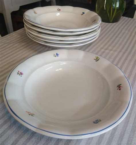 Porcelánové taniere s jemným leskom