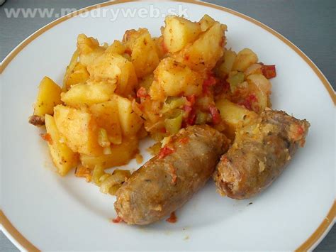 Ilustračné foto zemiakových pagáčov s klobásou