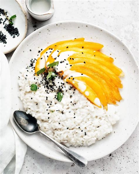 Zrelé mango a ryža