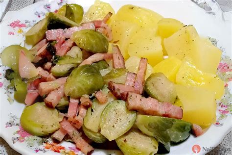 Dusený ružičkový kel so slaninou