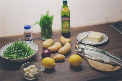 Ingrediencie na pečeného pstruha