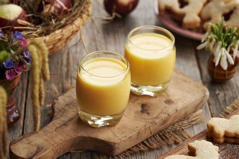 Ilustrácia fľaše domáceho likéru