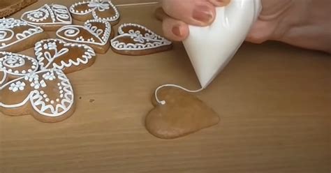 Vzorovaná poleva na orechových rezoch