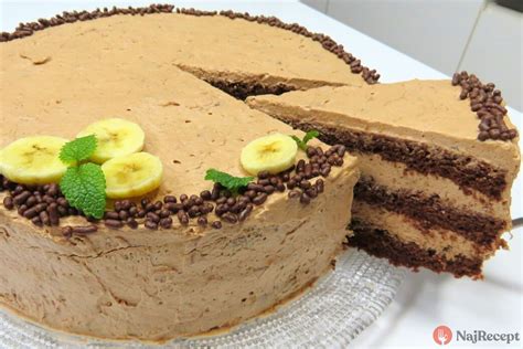 Vrstvená torta s bielkovým snehom