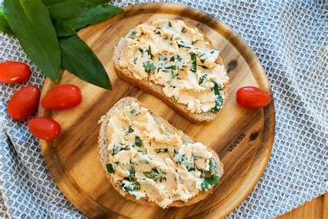 Špenátová nátierka s mozzarellou a cesnakom