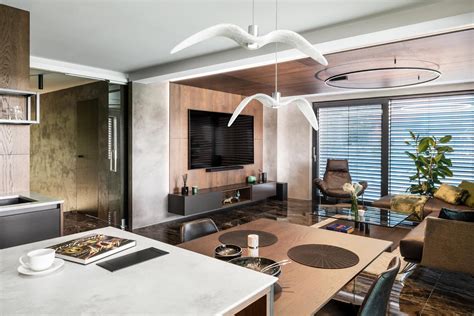 Interiér apartmánu s krbom