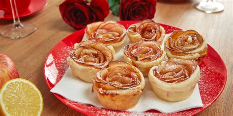 Fotografia jablkových ružičiek z lístkového cesta