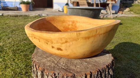 Misku s hotovou kelovou polievkou