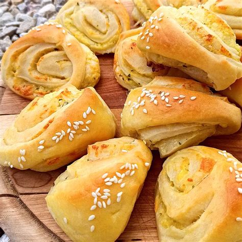 Ingrediencie na cesnakové slimáky