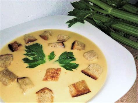 Krémová zelerová polievka