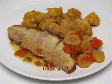 Bravčové jazyky vo vriacej vode s koreňovou zeleninou