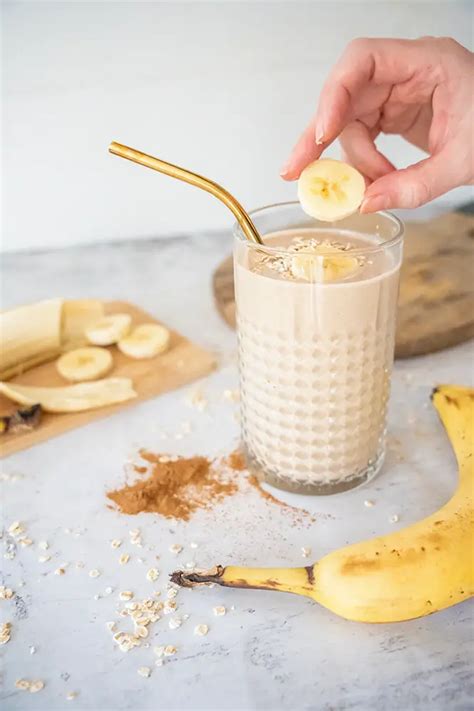 Smoothie z banánu a manga s tvarohom