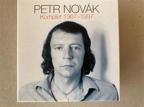 Petr Novák pri práci v kuchyni