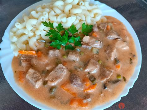 bravčové mäso v kari omáčke