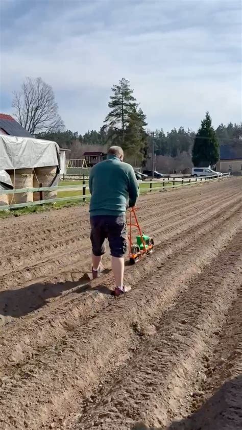 Rodinná farma pestujúca zemiaky