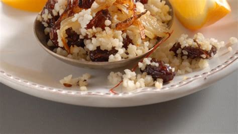 Kuskus s hrozienkami a mandľami