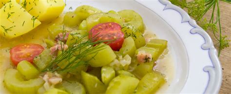 Ingrediencie na bielu uhorkovú omáčku