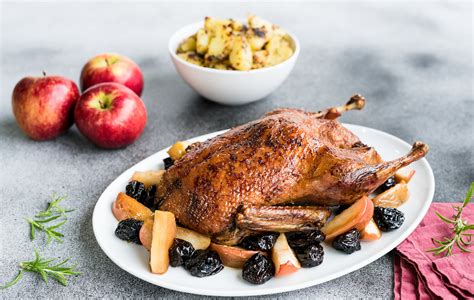 servírovaná pečená kačica