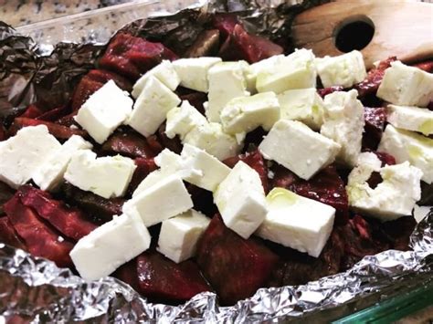 Pečená cvikla s bylinkami a syrom feta