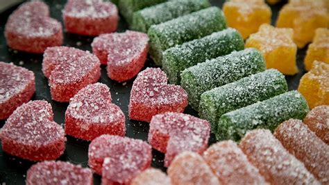 Domáce želé cukríky v rôznych tvaroch