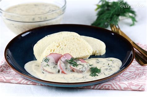 Servírovaná slivková omáčka s knedľou
