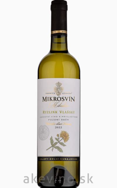 Výber zrelých broskýň