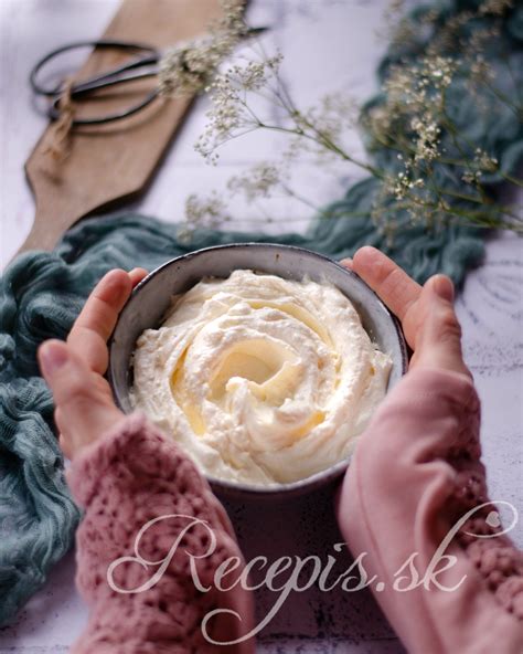 Hladký krém z masla a cream cheese