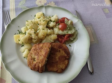 Mleté bravčové rezne na tanieri