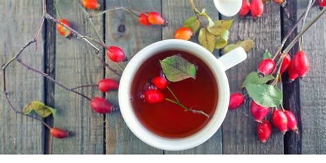 Šípkový čaj pripravený tradičným spôsobom