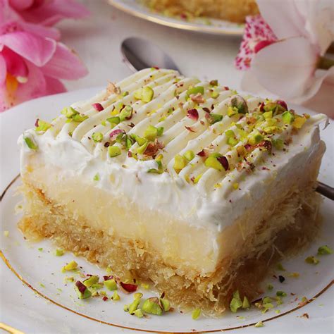 Hotový dezert Ekmek Kataifi