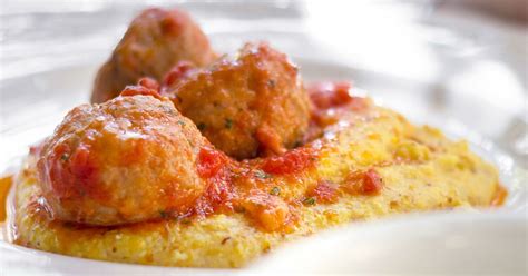 Rôzne druhy príloh k mäsovým guľkám