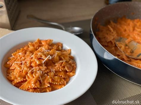 cestoviny s omáčkou