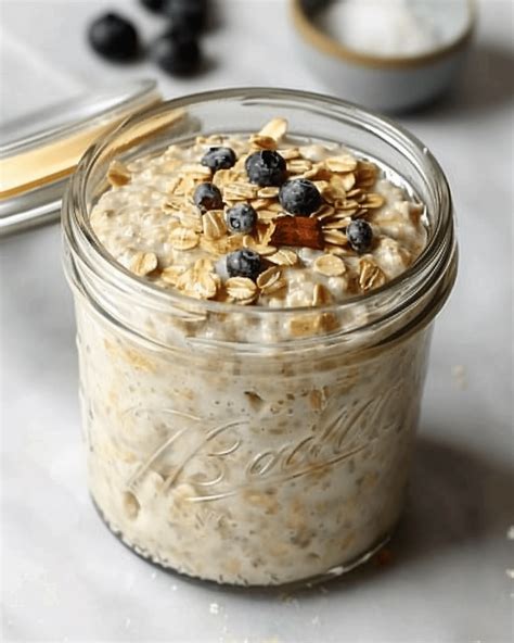 Ilustrácia pripravených overnight oats v pohári