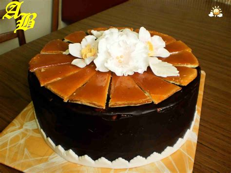 Dobošova torta s karamelovou polevou