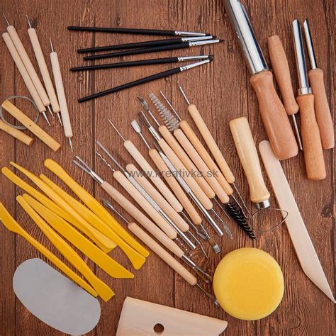 Nástroje na prácu s poťahovou hmotou