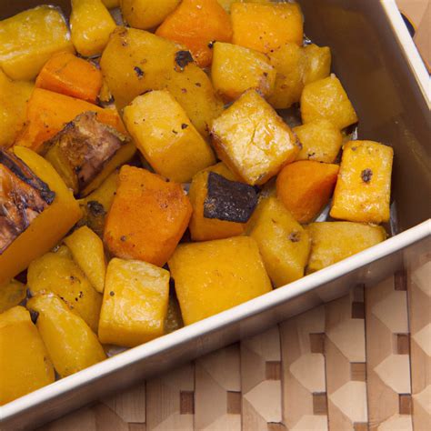 Pečená tekvica so zemiakmi na plechu