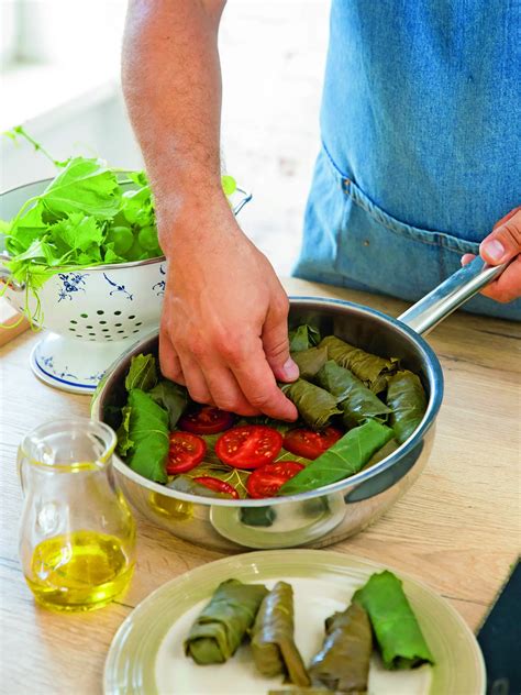 rôzne druhy tvarohových plniek v miskách