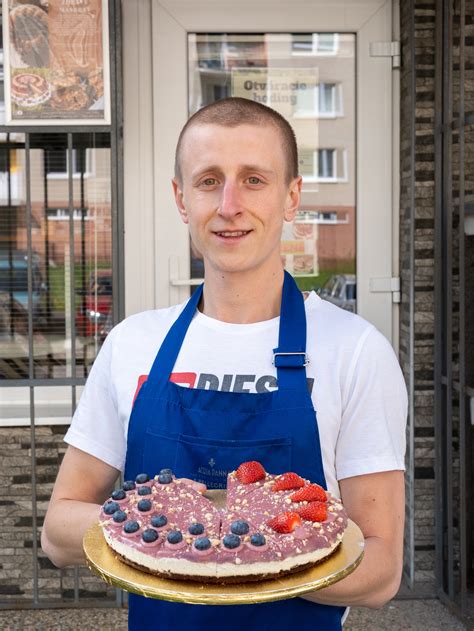 Obrázok rôznych druhov koláčov bez múky