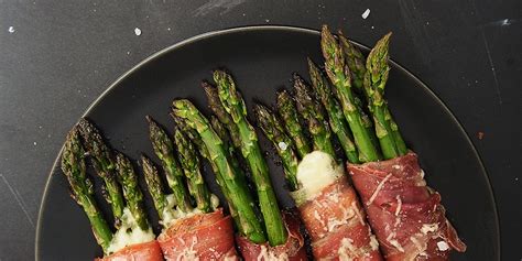 Zapekaná špargľa s prosciuttom a kozím syrom