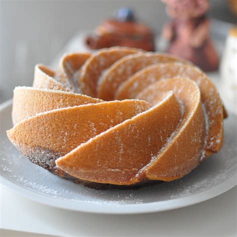 Špaldová bábovka s višňami