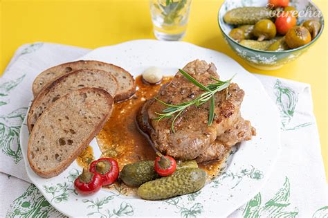 servírovaná krkovička s prílohou